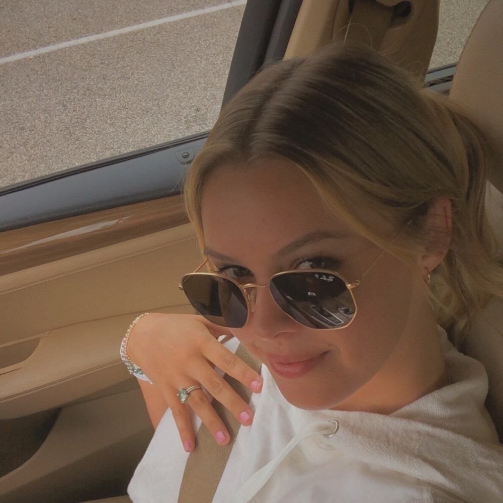 Meet your Posher, Abbi